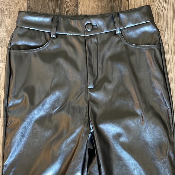 Black leather pants - Picture 2 of 6
